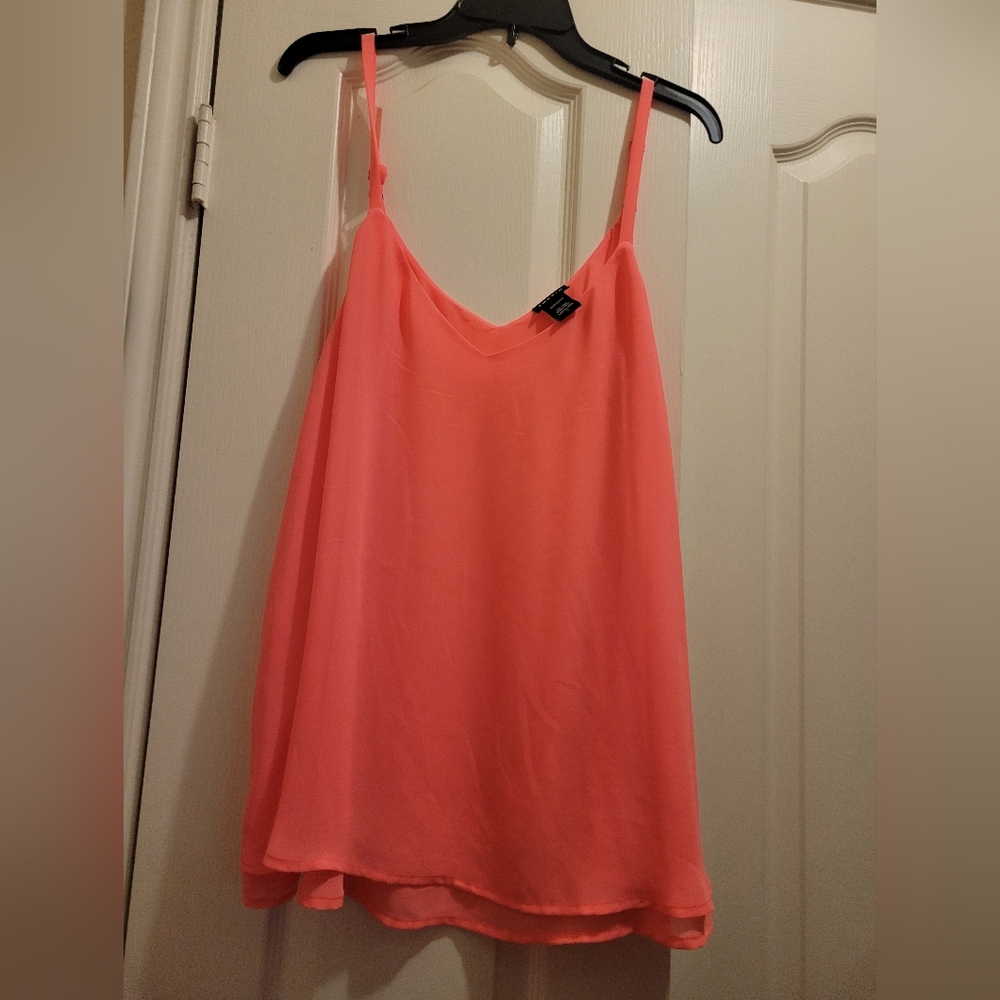Torrid Hot pink flowy tank top size 1